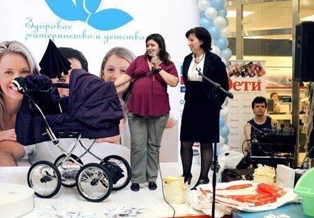 Коляска Teutonia. Два отзыва. Оба написала Лена, которая выиграла коляску на нашем фестивале "Здоровое материнство и детство" в мае 2010 г.