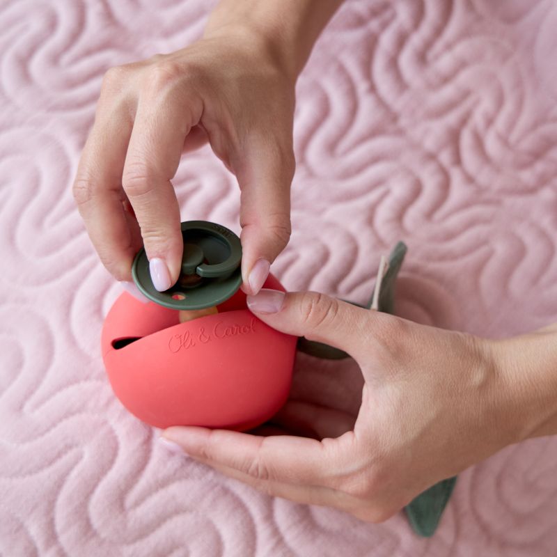 Oli&Carol игрушка-контейнер Apple - фото  4