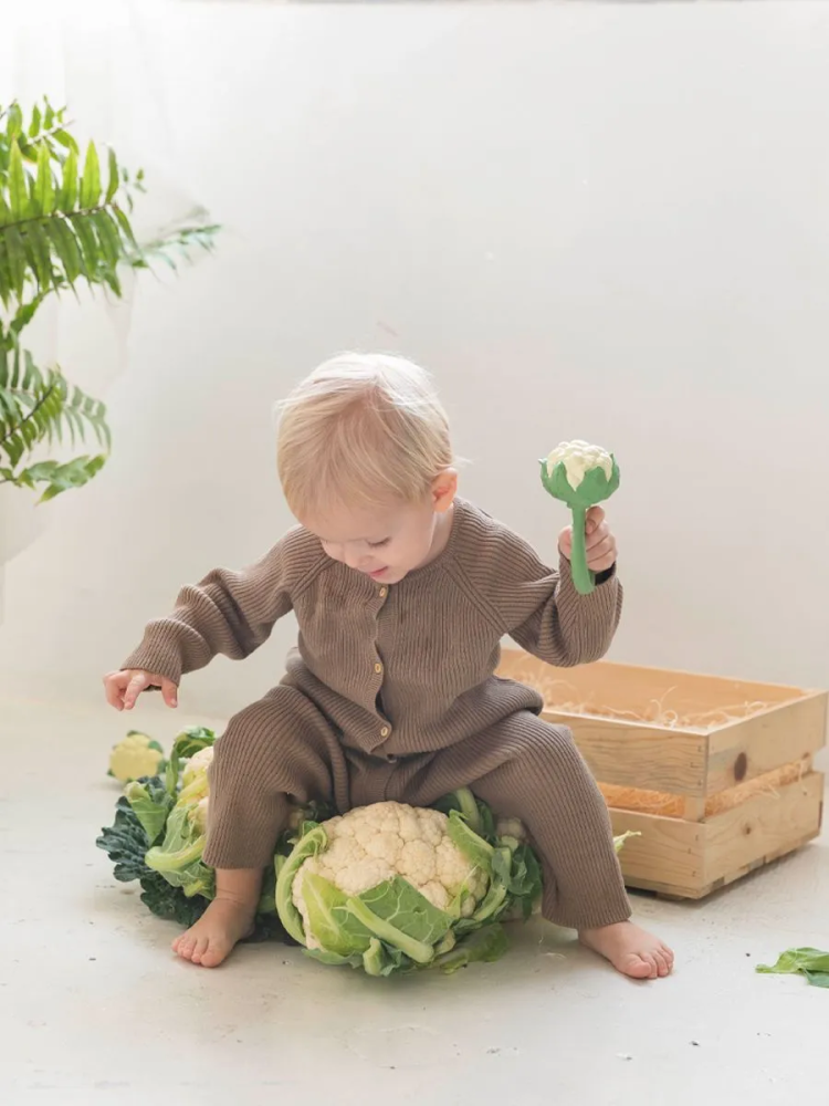 Oli&Carol игрушка-погремушка-прорезыватель Cauliflower - фото  8