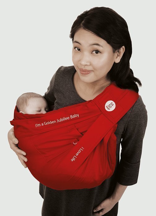 Слинг TheBabaSling для младенцев Сингапура, рождённых в 2015 году