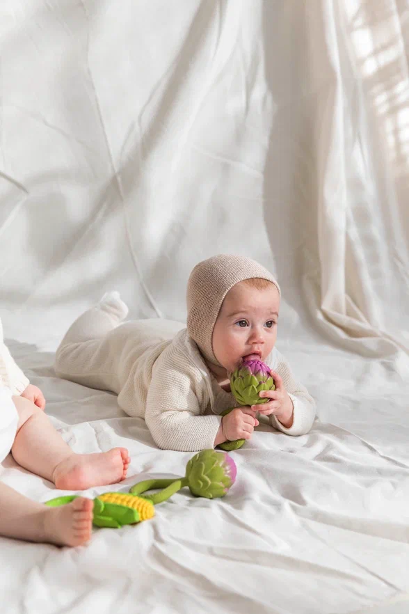 Oli&Carol игрушка-погремушка-прорезыватель Artichoke - фото  7