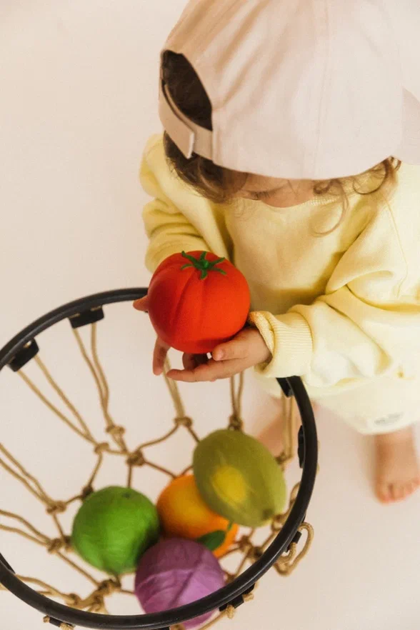 Oli&Carol мячик из натурального каучука Tomato - фото  2