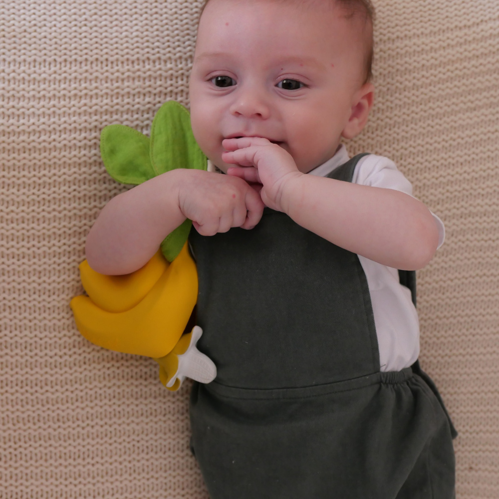 Oli&Carol игрушка-контейнер Banana - фото  2