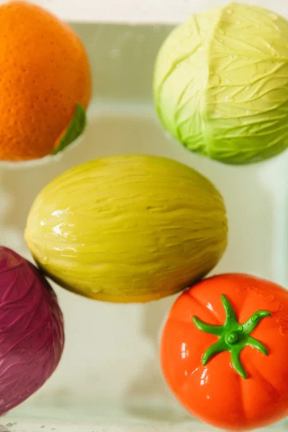 Oli&Carol мячик из натурального каучука Tomato - фото  6