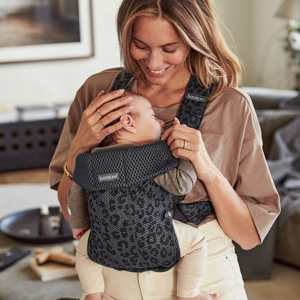 BabyBjorn рюкзак для переноски новорожденных Mini Mesh леопард/антрацит