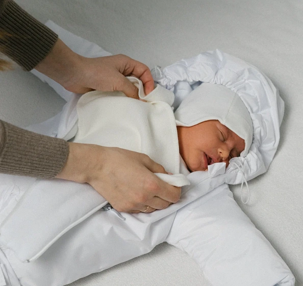 OLANT BABY манишка из флиса Siberia 50х30 см - фото  2