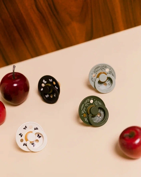 BIBS пустышка латексная Colour Holiday - Bow - Ivory/Plum - фото  6