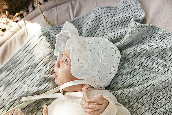 Elodie чепчик - Embroidery Anglaise  - фото  6