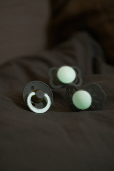 BIBS соска-пустышка Colour Iron Glow  - фото  5